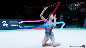 raffaeli sofia ita sfe03989a copia simone ferraro ph